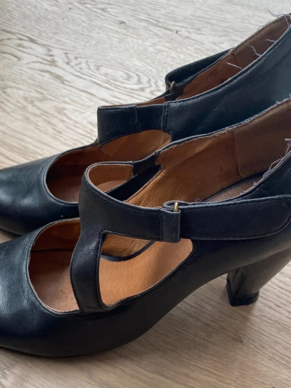 Black Miz Mooz Leather Selena Pumps- Size 7.5